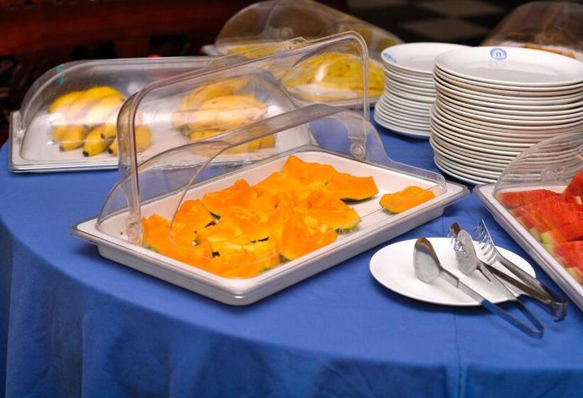 Szálloda Forodhani Park