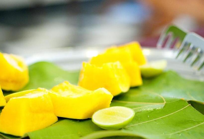 Szálloda Forodhani Park