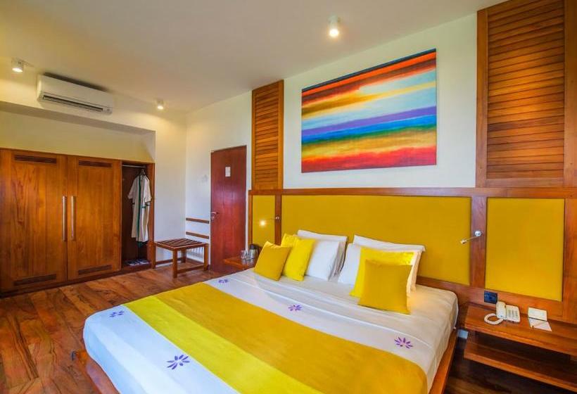 Mermaid Hotel & Club