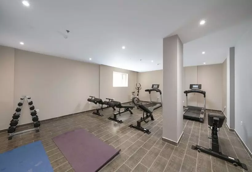 هتل Swiss In Park Tabuk