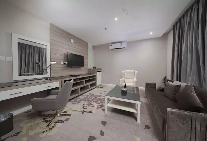 هتل Swiss In Park Tabuk