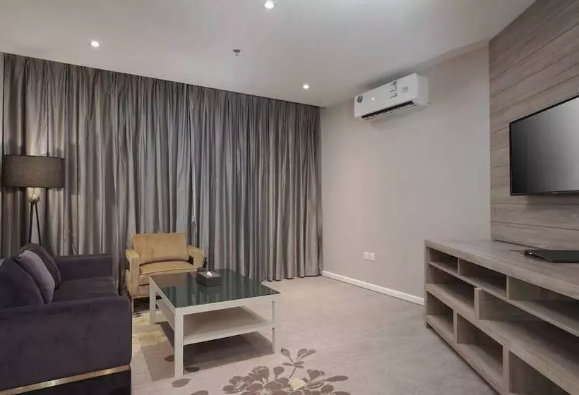 هتل Swiss In Park Tabuk