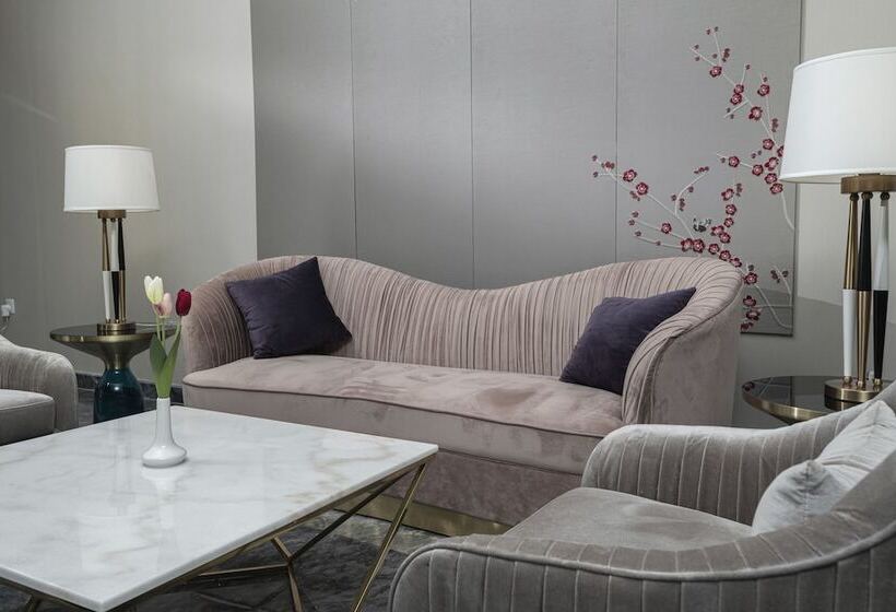 هتل Swiss In Park Tabuk