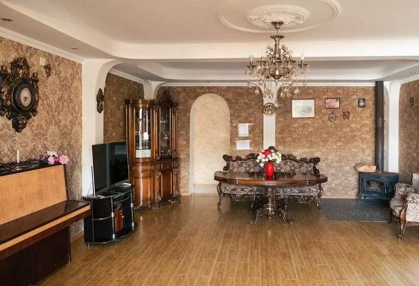 پانسیون Hilltop Mestia