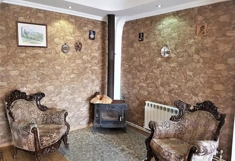 پانسیون Hilltop Mestia