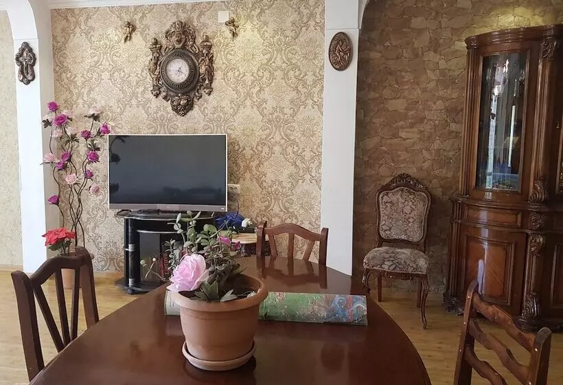 پانسیون Hilltop Mestia