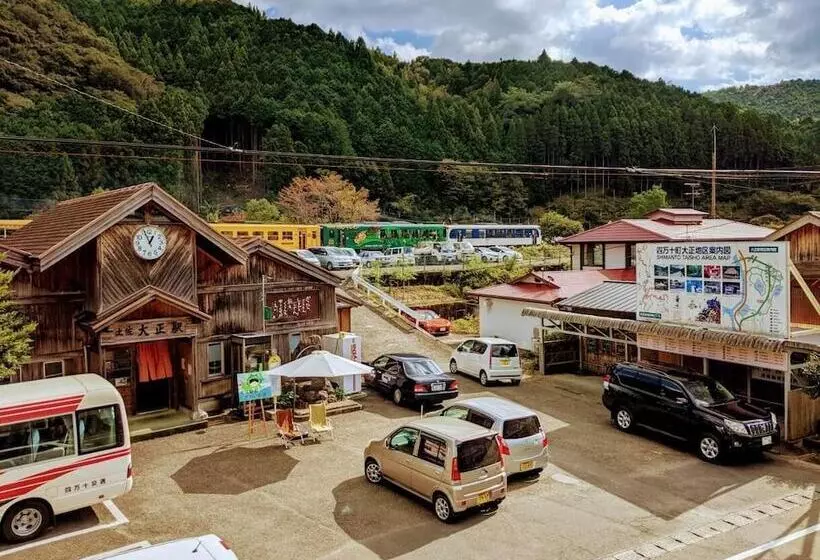 ユースホステル Ekimaehousesamaru