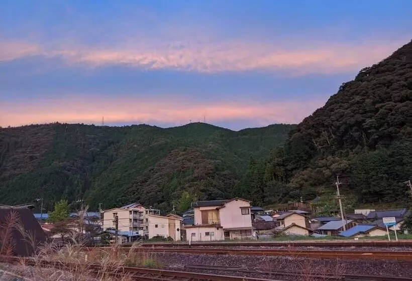 ユースホステル Ekimaehousesamaru