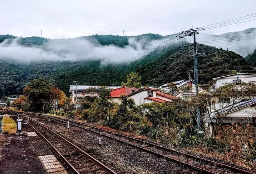 ユースホステル Ekimaehousesamaru