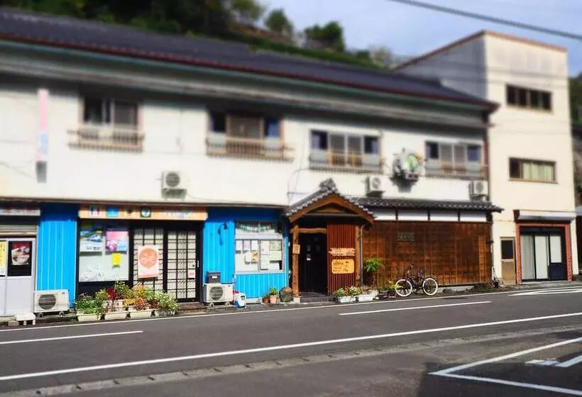 ユースホステル Ekimaehousesamaru