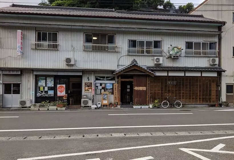 ユースホステル Ekimaehousesamaru