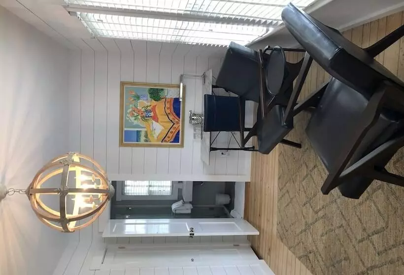 Aamiaismajoitus (B&B) Crocker Inn