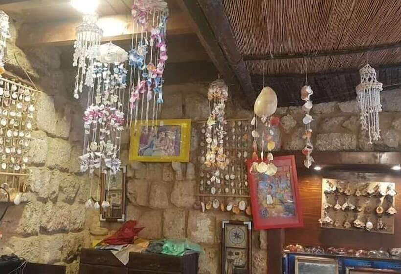 تختخواب و صبحانه Pinewood