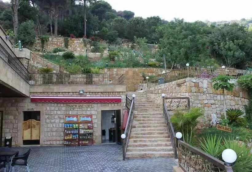 تختخواب و صبحانه Pinewood