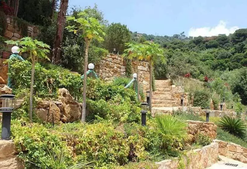 تختخواب و صبحانه Pinewood
