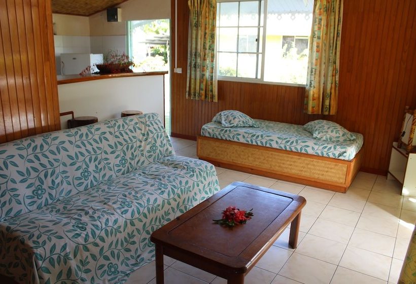 Fare Edith  Near Painapo Beach