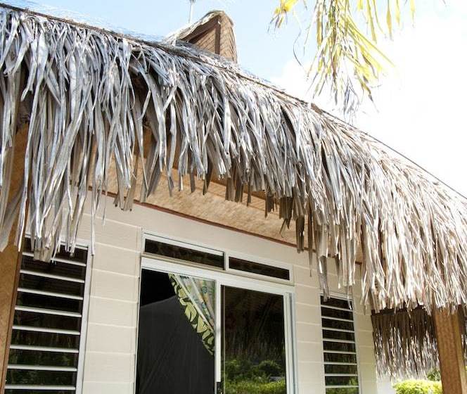 Fare Edith  Near Painapo Beach