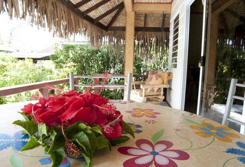 Fare Edith  Near Painapo Beach