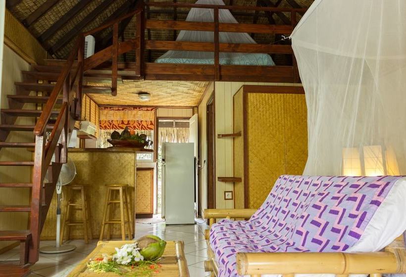 Fare Edith  Near Painapo Beach