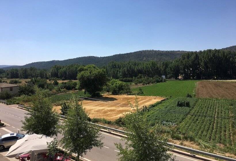 فندق Restaurante Torres De Albarracín