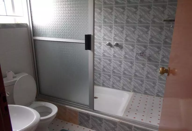 هتل Shema Guest Lodge