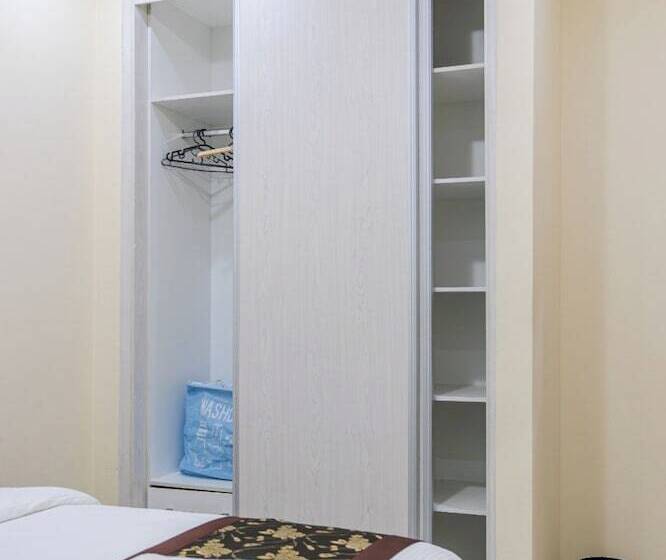 هتل The Crest Lodge