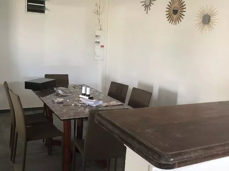 پانسیون Belcourtex