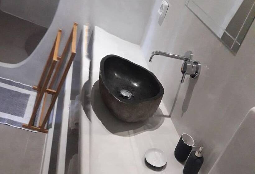 بنسيون Maistrali Prive