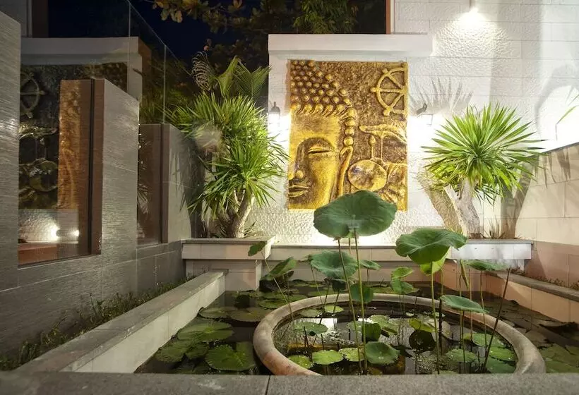 پانسیون Seabreeze Villa Nha Trang