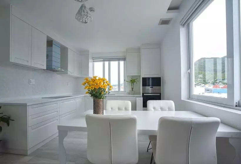 پانسیون Seabreeze Villa Nha Trang