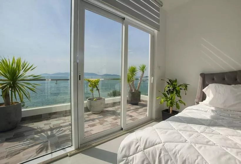 پانسیون Seabreeze Villa Nha Trang