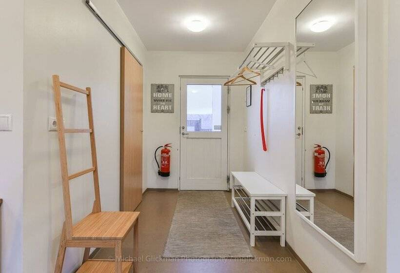 پانسیون Syðra Skörðugil Guesthouse