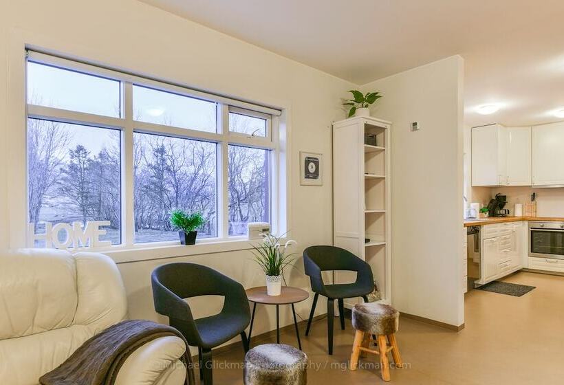 پانسیون Syðra Skörðugil Guesthouse
