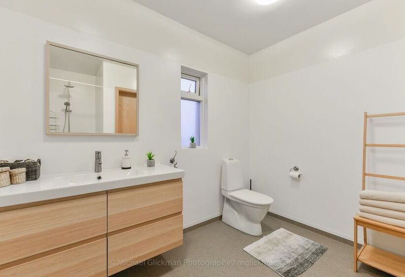 پانسیون Syðra Skörðugil Guesthouse