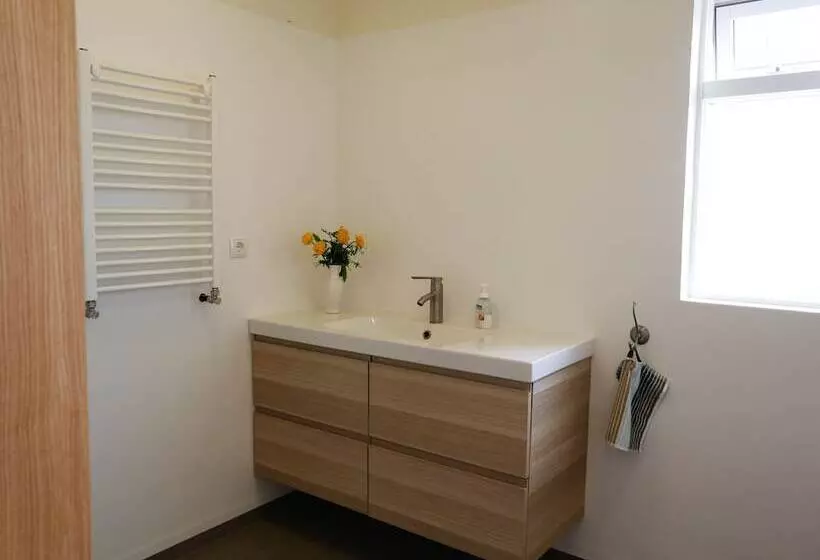 پانسیون Syðra Skörðugil Guesthouse