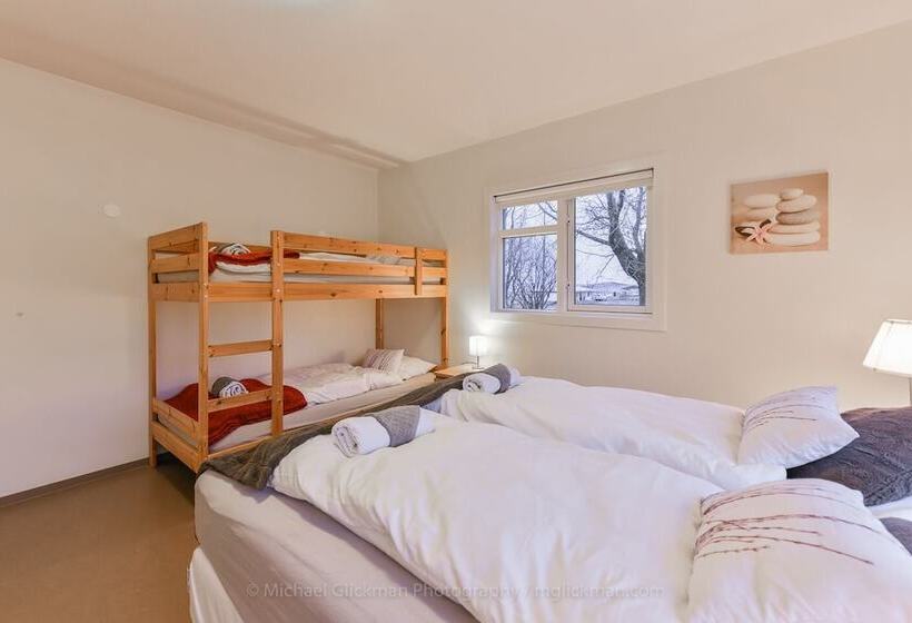 پانسیون Syðra Skörðugil Guesthouse