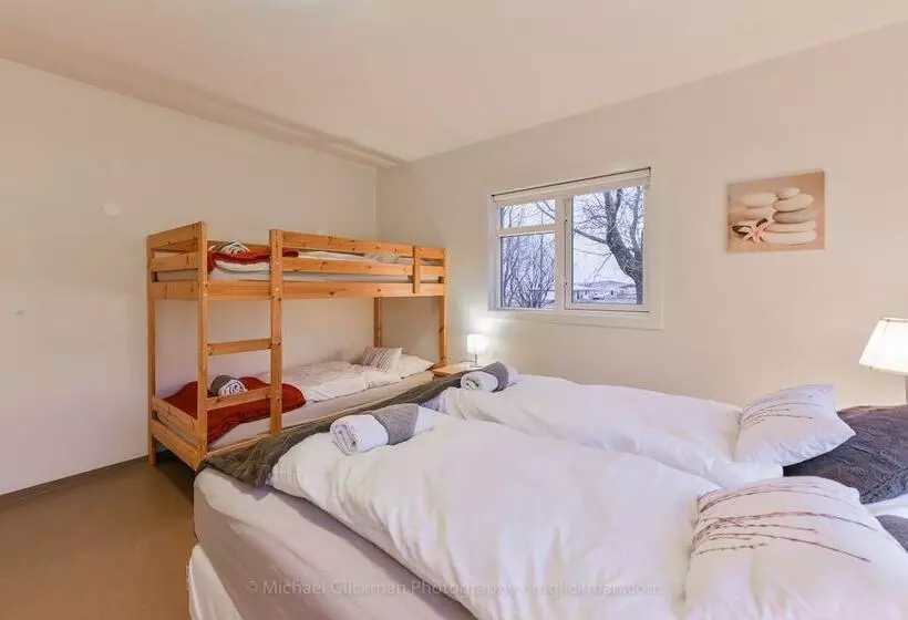 پانسیون Syðra Skörðugil Guesthouse