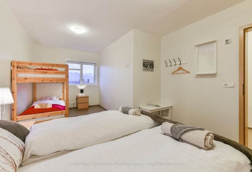 پانسیون Syðra Skörðugil Guesthouse