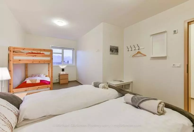 پانسیون Syðra Skörðugil Guesthouse