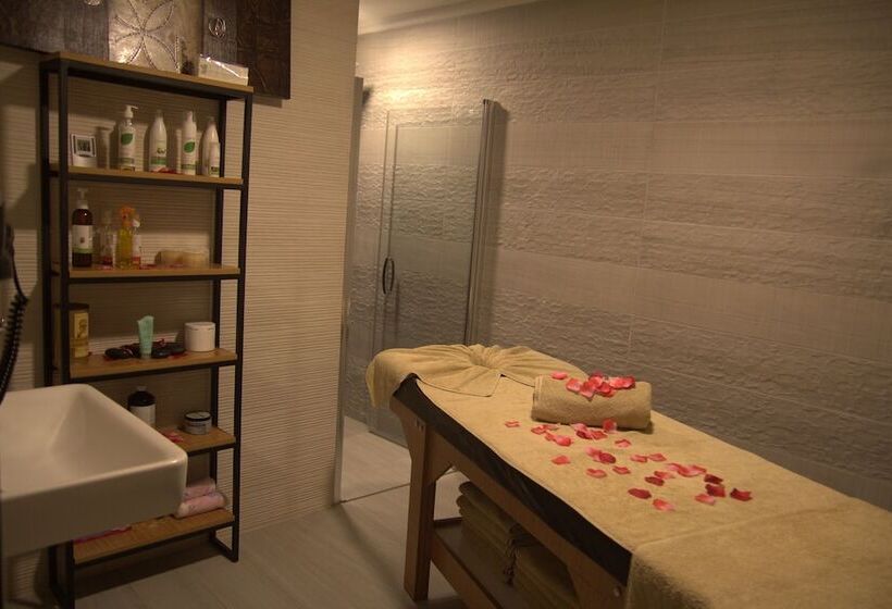 Отель Royal Cesme