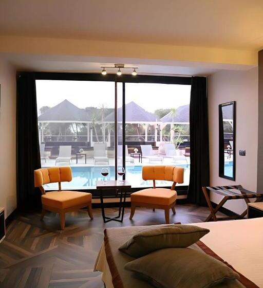 Отель Royal Cesme