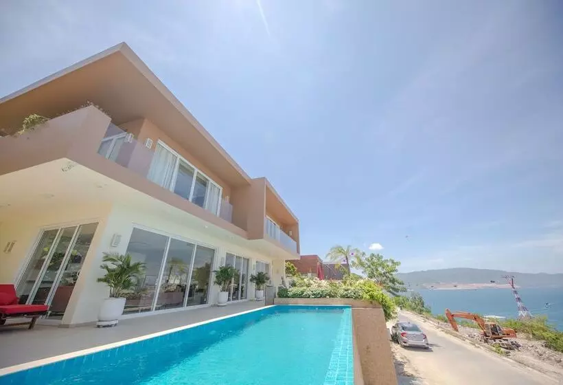 Acqua Villa Nha Trang