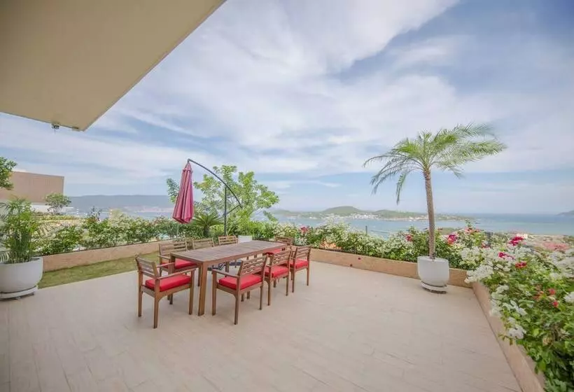 Acqua Villa Nha Trang