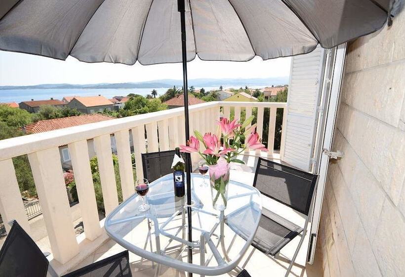 Apartmani Costa Rica Orebić