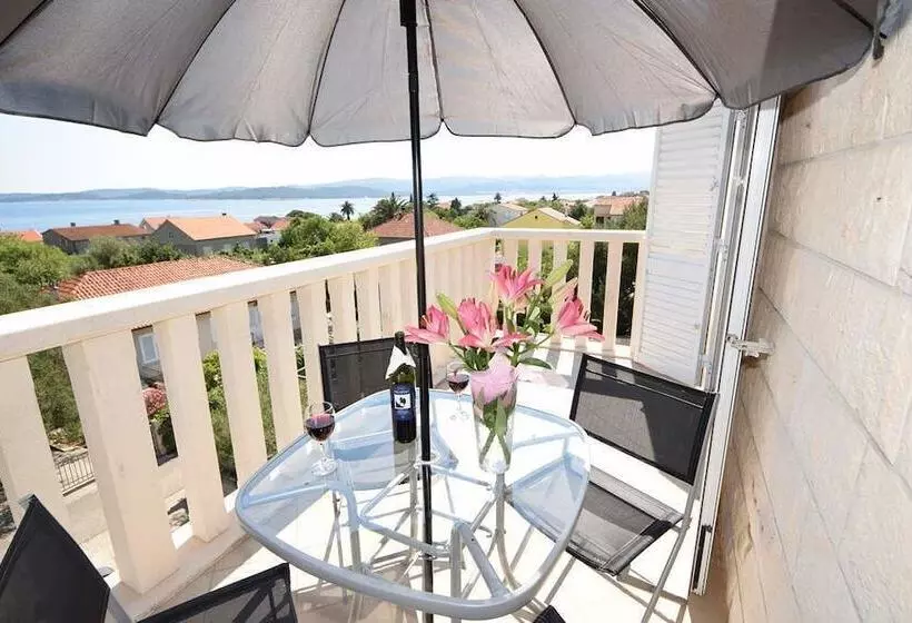 Apartmani Costa Rica Orebić