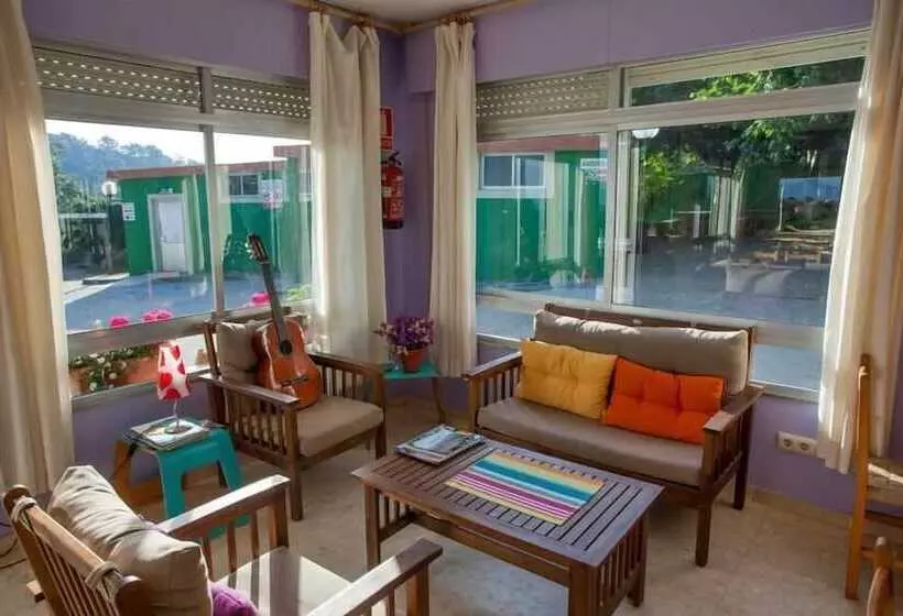 ホテル Camping Os Fieitás