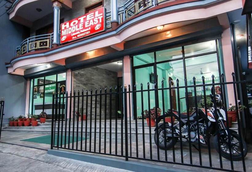 هتل Middle Star
