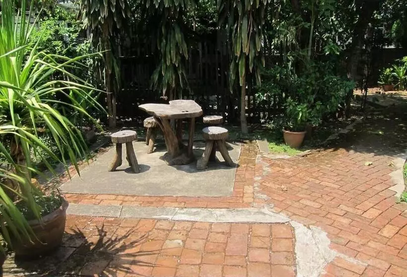 پانسیون Ayutthaya Place