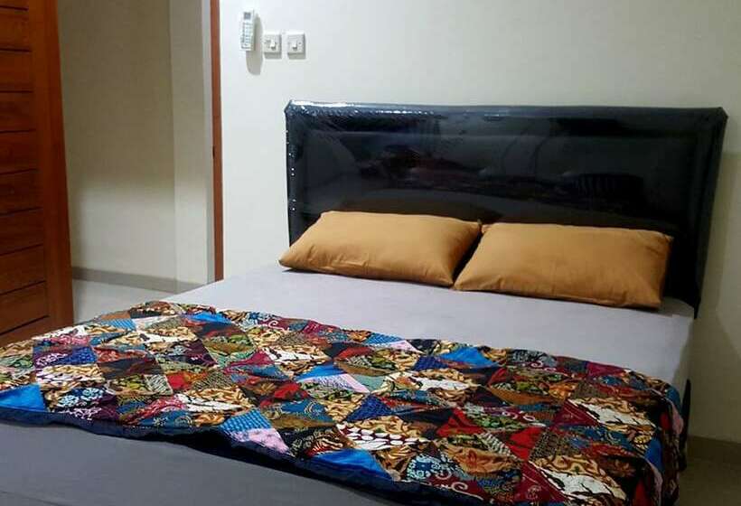 بنسيون Family Home Ratmono Jih