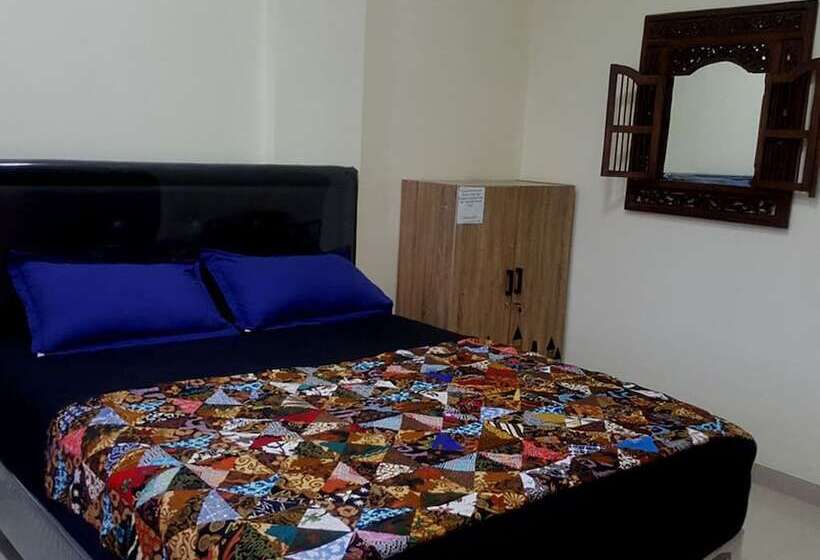 بنسيون Family Home Ratmono Jih